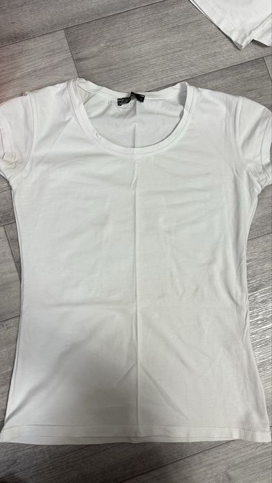 Отдам даром женские вещи