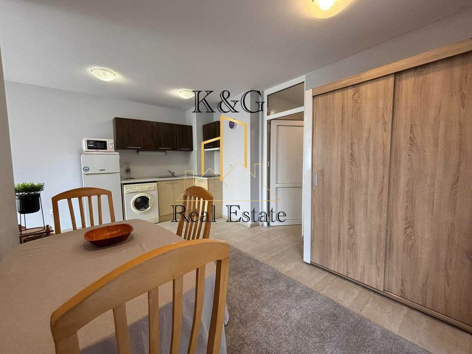 Двустаен апартамент в к-к " Слънчев бряг "