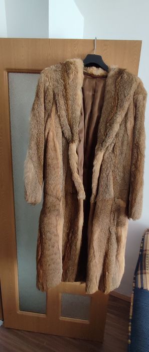 Vand haina de blana naturala