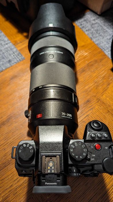 Lumix S5ii фотоапарат със Lumix s pro 70-200 2.8 и s85мм 1.8 обективи