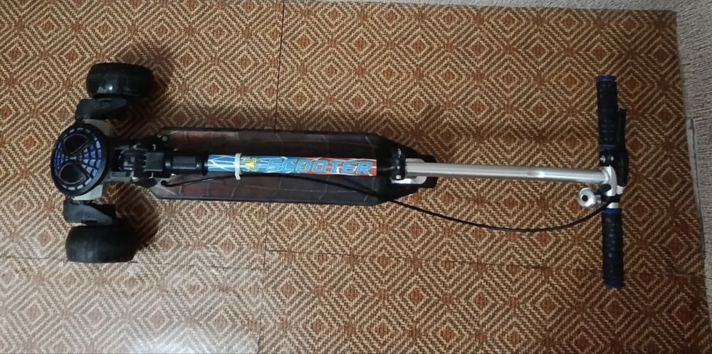 Самокат детский.