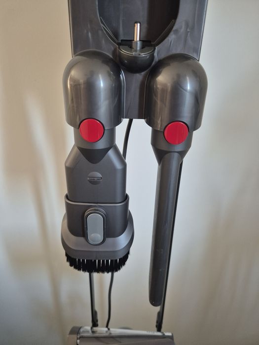 Dyson V12 Slim Detect - stare foarte buna, functionare impecabila