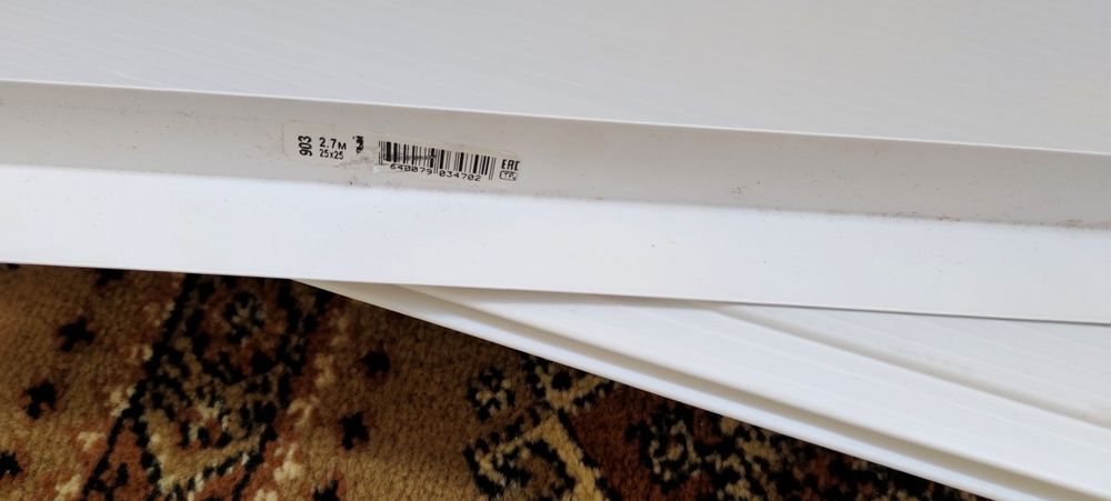 Панели,плинтуса пластиковые.