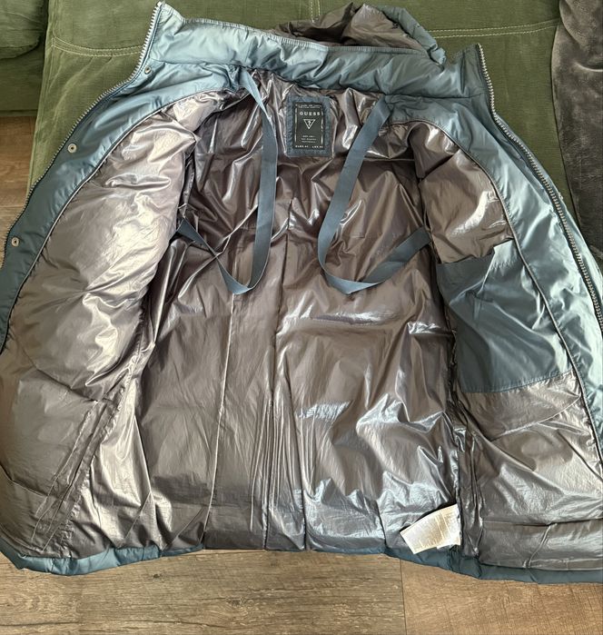 Продавам пухено яке guess