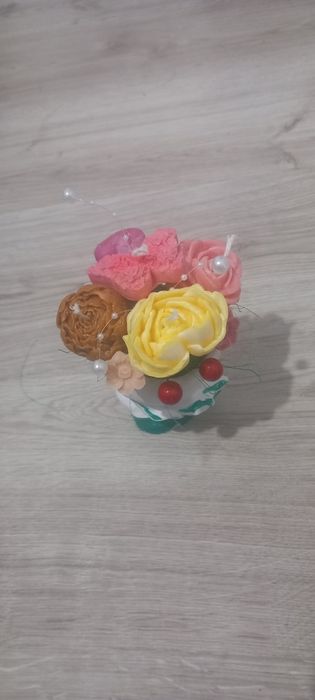 Frumuseți din ceara și sapun