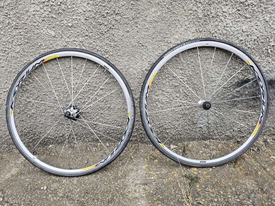 Set jante Mavic Ksyrium Equipe roti 28" 700x23c cursiera grup 9 pinioane roti jante fata spate