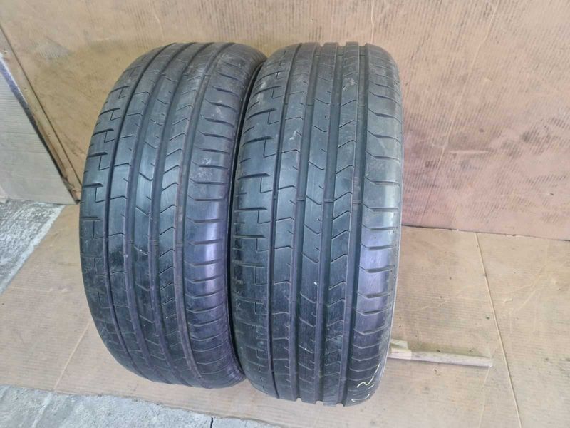 2 Pirelli R19 235/50
летни гуми
DOT0921
