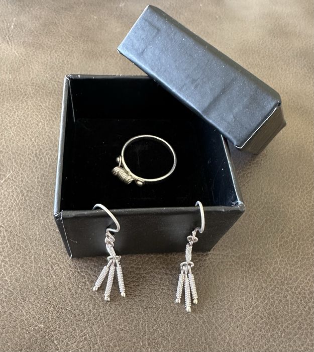 Обеци  и (или) пръстен-сребърни