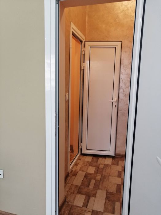 Дава се под наем Магазин в Стара Загора, Три чучура - север - 68 кв.м за 255 € - Снимка #2