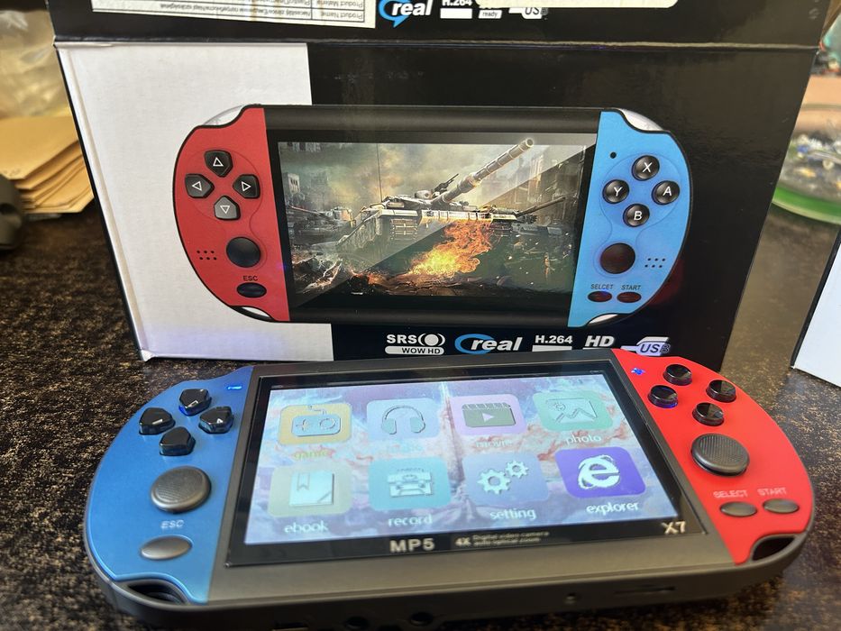 Consola portabila  X7 MP5 -- Multi game