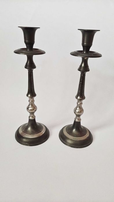 Двойка свещници от метал