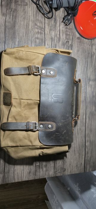 UrbanBag geantă de umăr din piele naturală și material textil cerat Urban Bag Zvolen – Maro