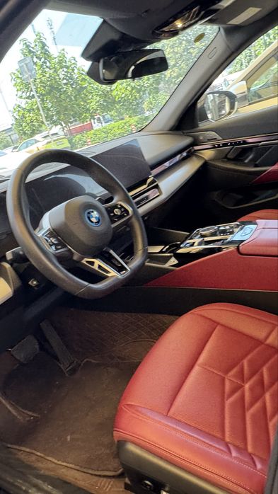 Bmw i5 40L monitorli