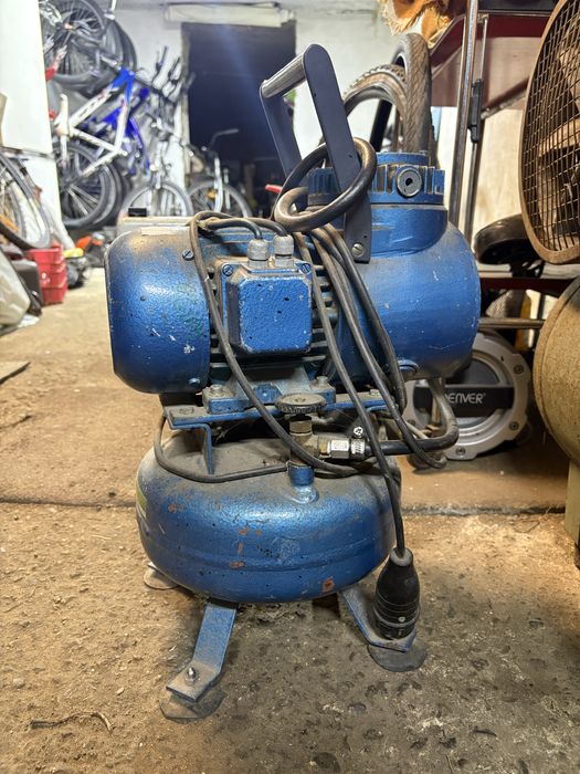 Мини компресор с бутилка