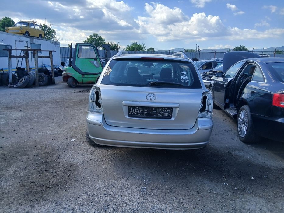 На части Toyota avensis