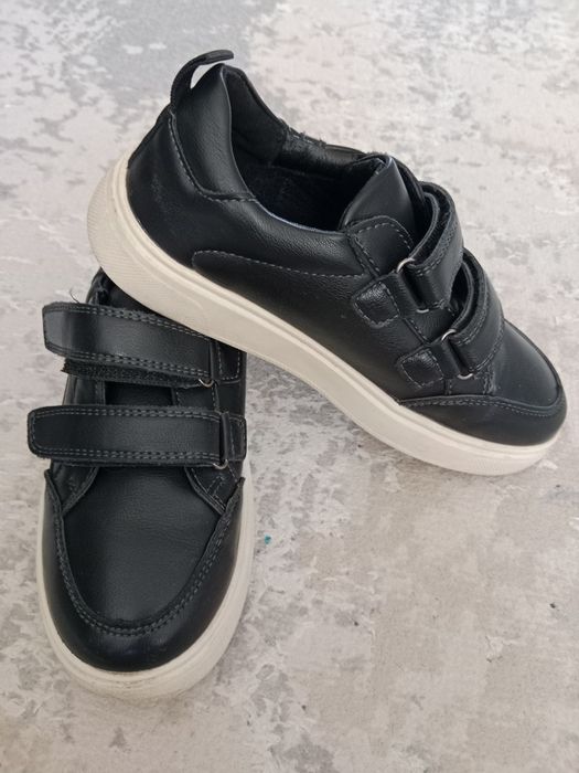 Продам детскую обувь 34 размер