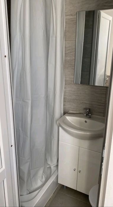Închiriez garsonieră