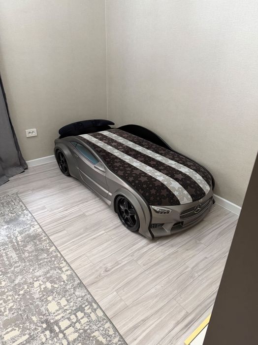 Продам кровать машинка