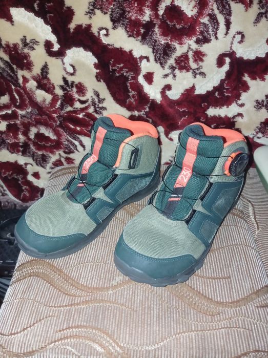 Pantofi Noi,Terrex BOA Mid RAIN.RDY. 450 de Lei.Negociabil.