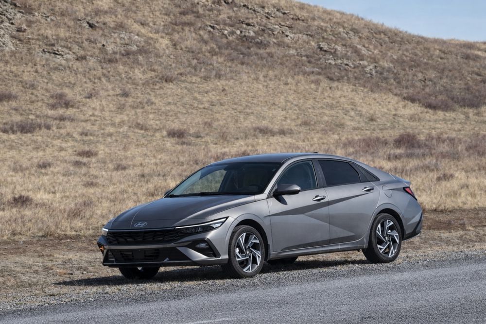 Продам срочно Hyundai ELANTRA 2025