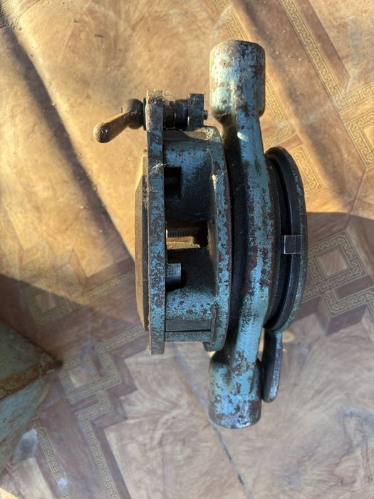 PROKOM полска резбонарезна машина за ВиК.