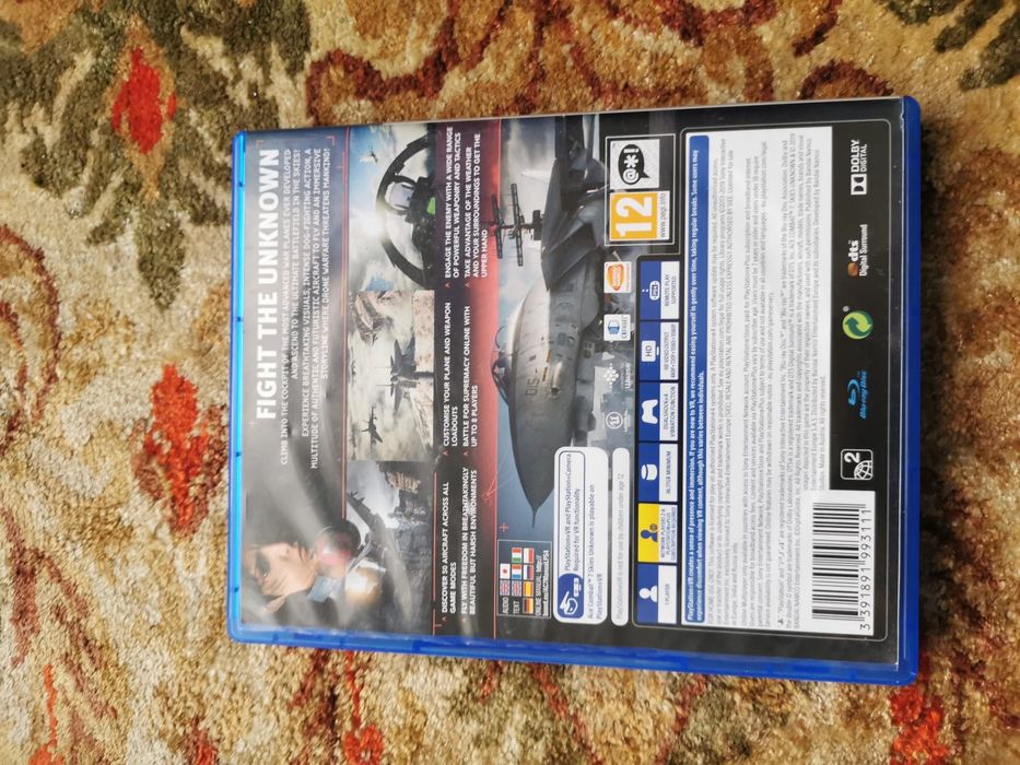 Vând Joc video ps 4 cu avioane