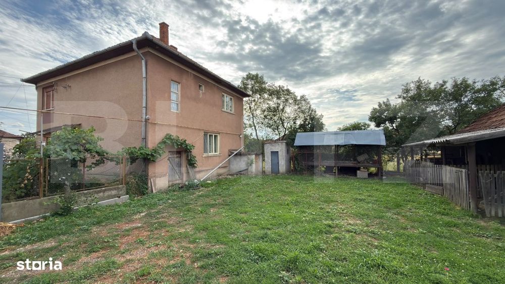 Casa in Caraseu P+1E– 180 mp, teren de 12 ari, anexa locuibila si ga