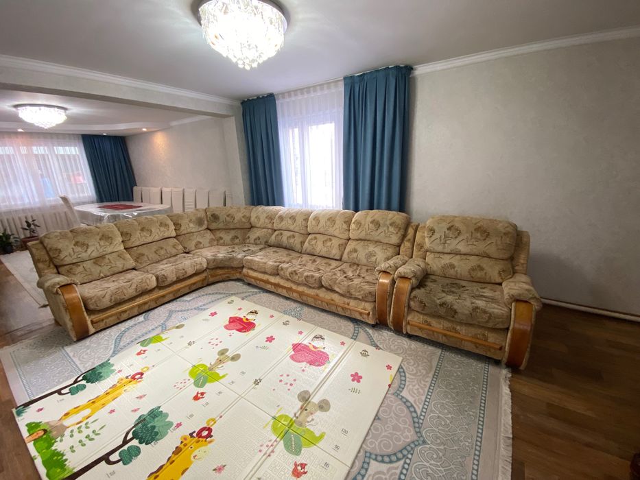 Срочно продаю диван