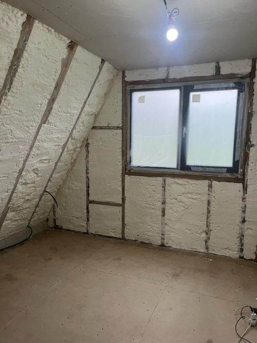 Izolatie premium de la-IZOMAX spuma poliuretanica(tavan,pod,mansarda)