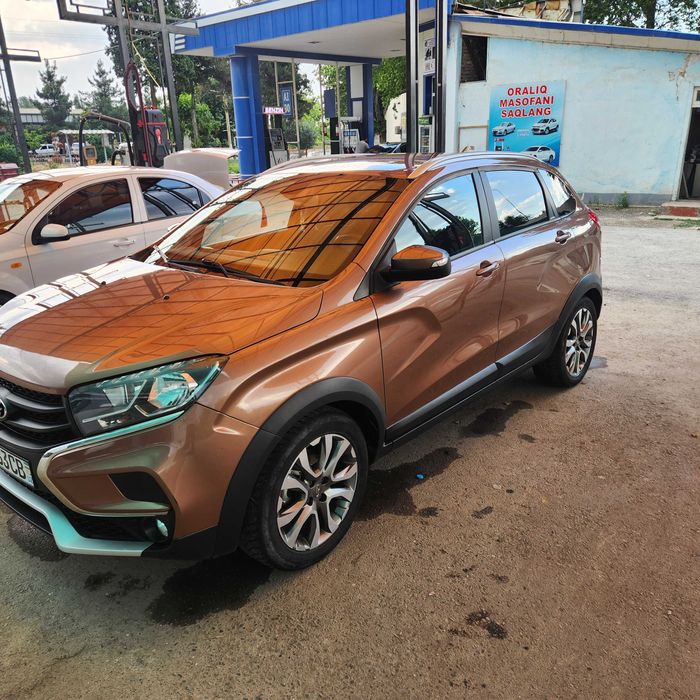 Lada xray cros 2020