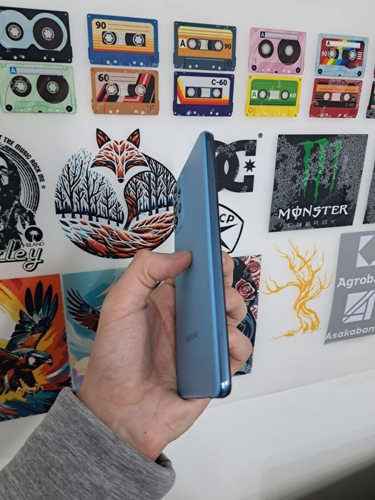 Продам Срочно Samsung Galaxy A72 память 128gb в идеальном состоянии