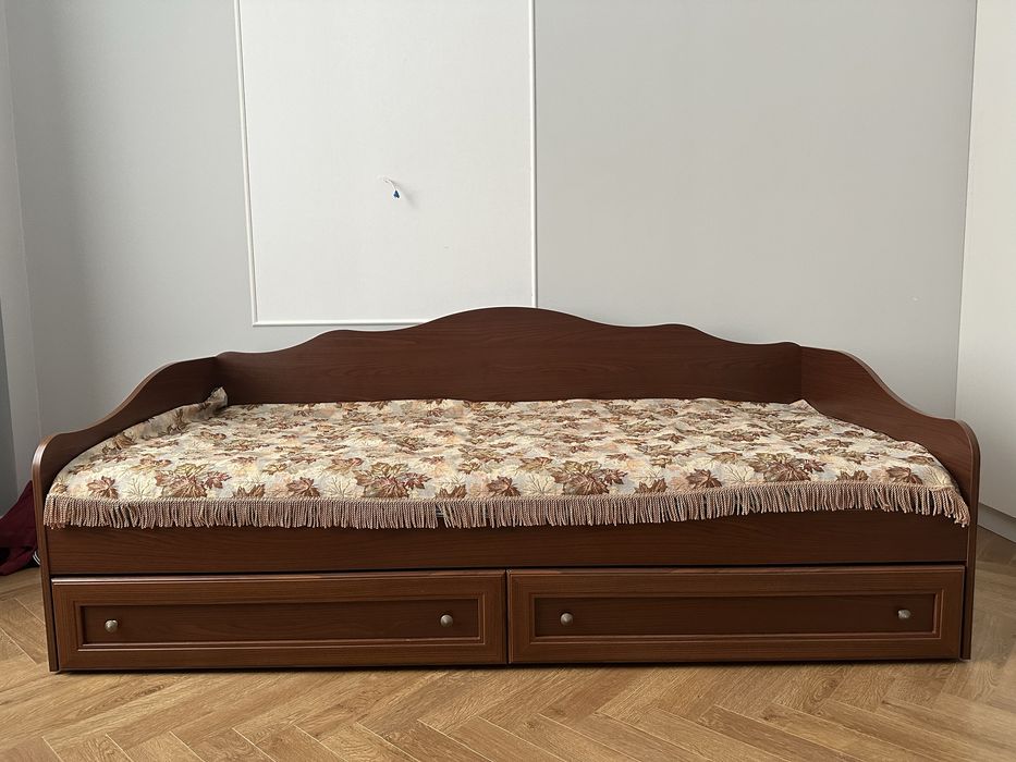 Продам кровать, шифоньер