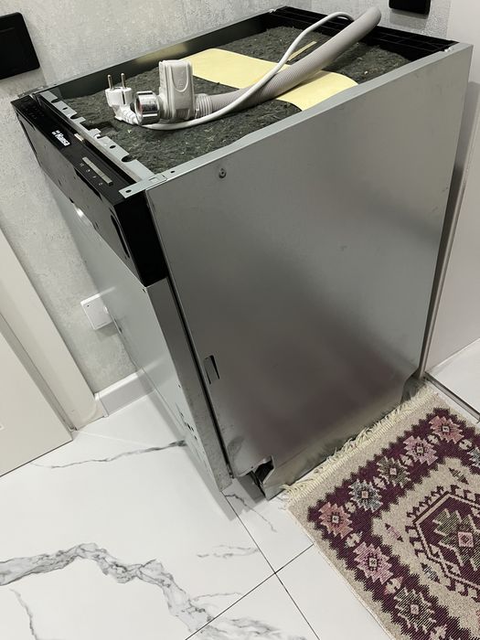 Продам посудамоечную машину