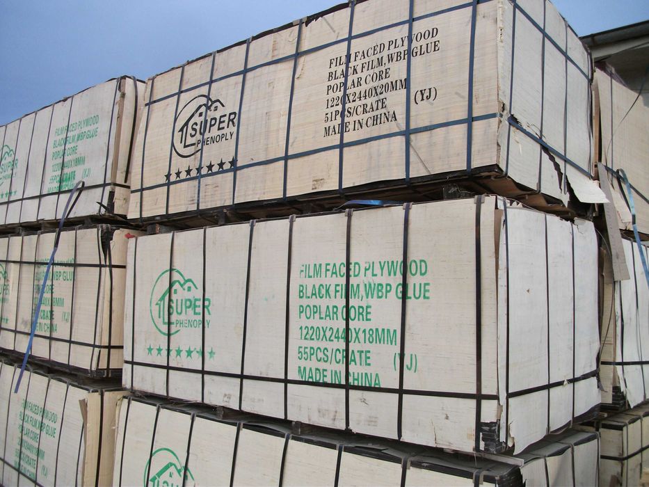 предлагам хидрофобен шперплат,ламперия,челни дъски, дървен материал