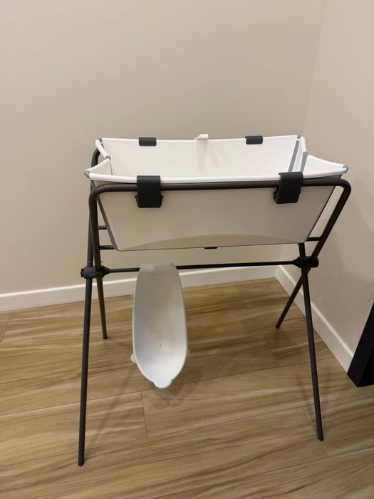 Продам комлект ванночки Stokke