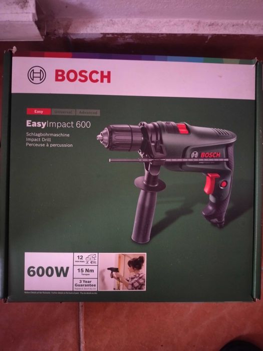 Bormașină electrică Bosch cu percuție 600 W +4 burghiuri nouă ..