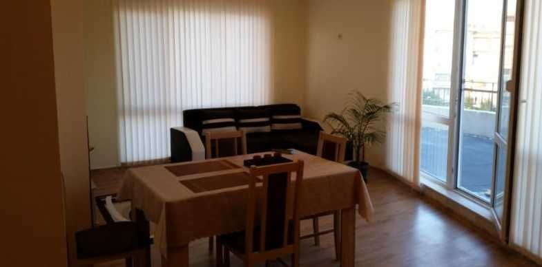 Дава се под наем Тристаен апартамент в Бургас, Меден рудник - зона А - 100 кв.м за 175 € - Снимка #1