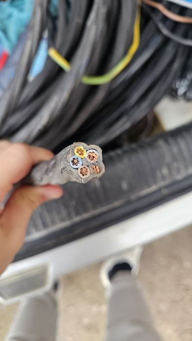 Продавам кабел СВТ-С 5х10 кв.мм, като нов