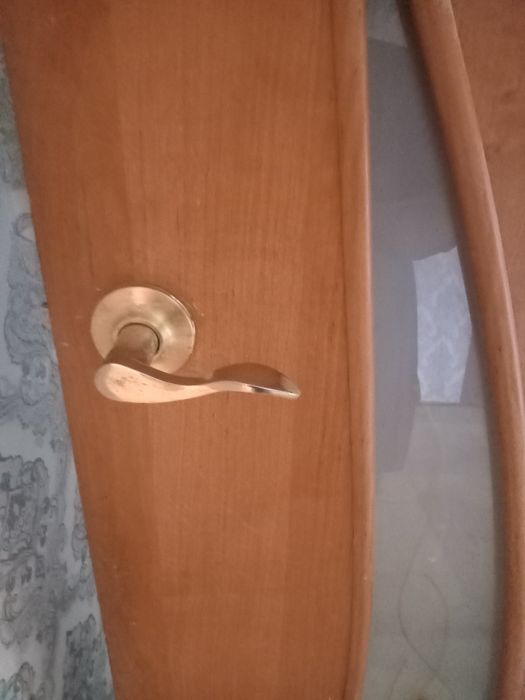 Продам дверь межкомнатную