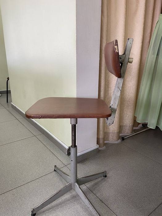 Стулья железные