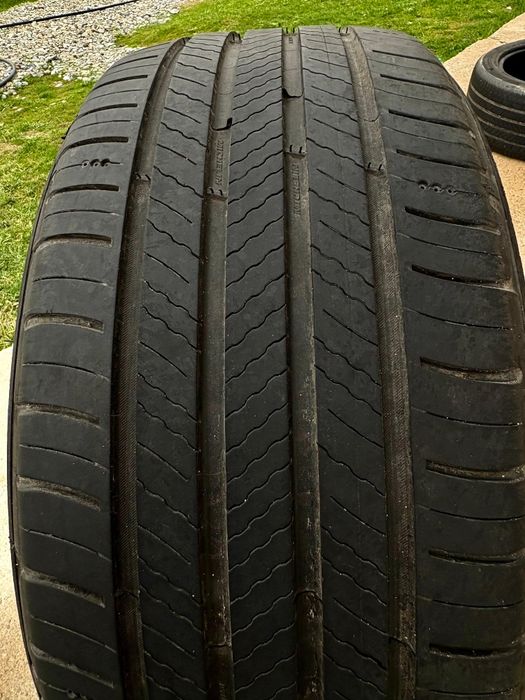 245,45,18 MICHELIN
