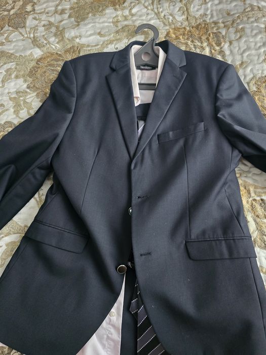 Продам мужской костюм