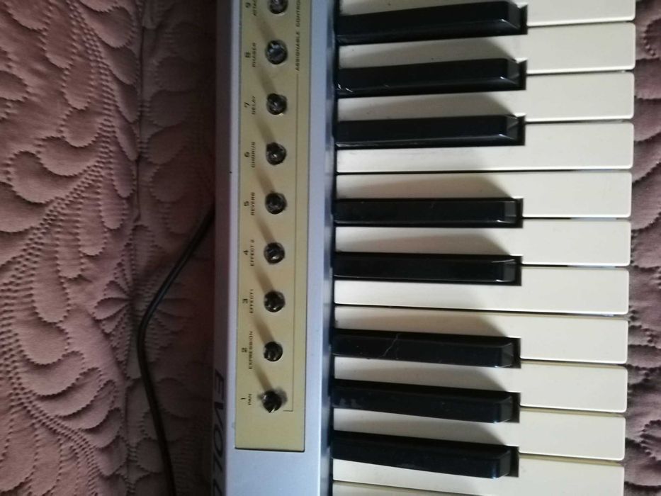 Миди Клавиатура M-Audio Evolutiom MK361C