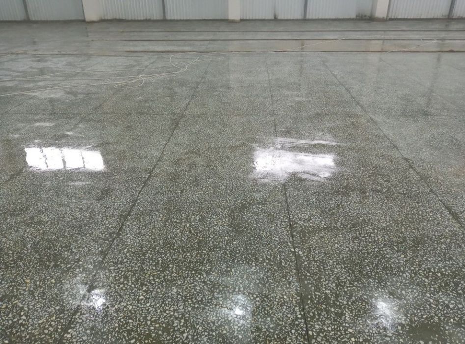 Мазайка из мраморной крошки
стяжка, шлифовка,
полировка.
под маяк, шли