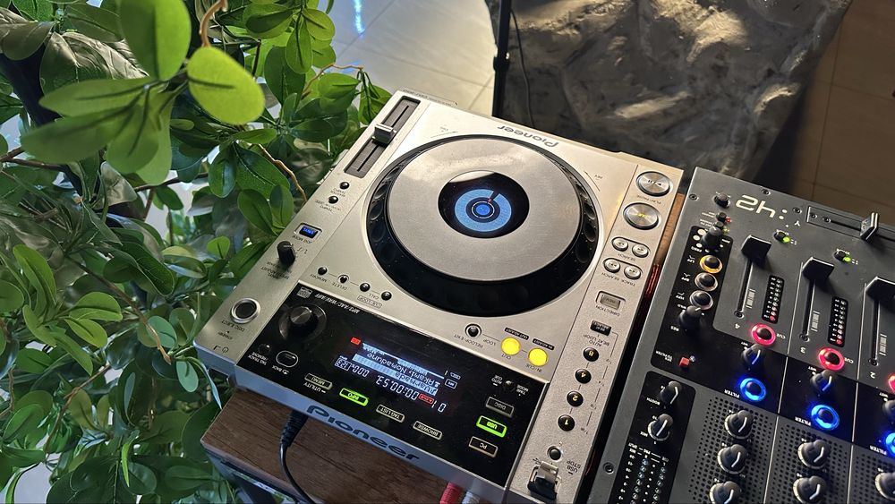Продам Dj оборудования, Pioneer Cdj 850 2x и микшер Allen Heath 42