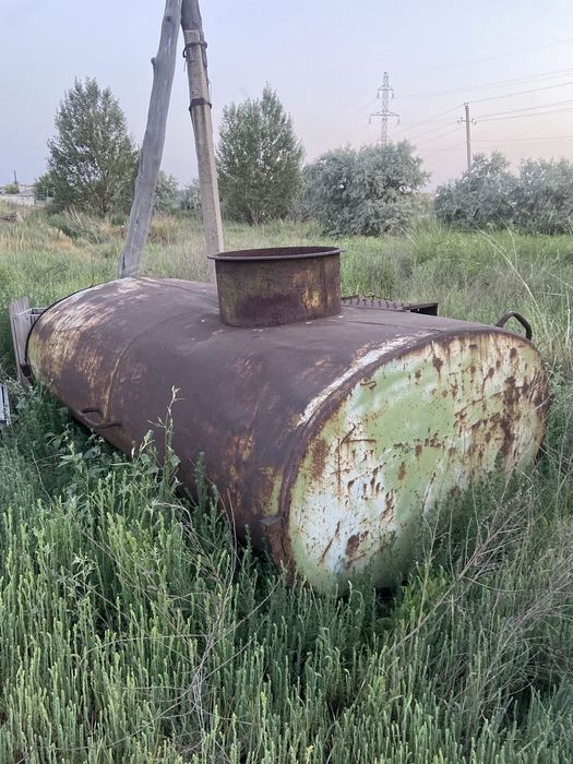 Продам цистерна 5-5,5 кубов