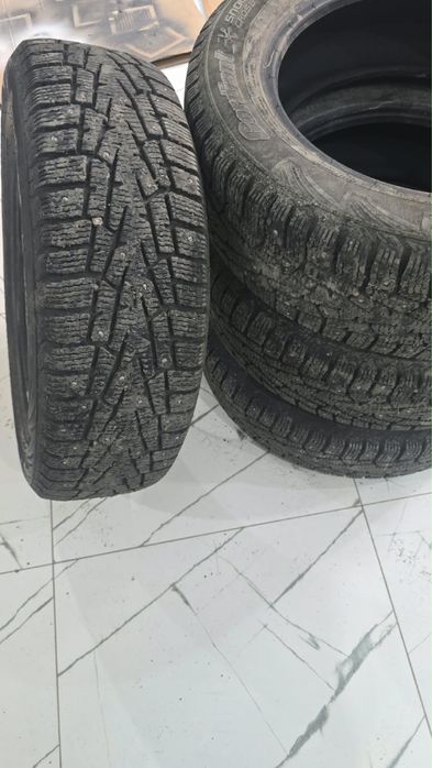 Продам шины в 215/60R17