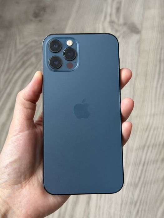 Продам айфон 12 про