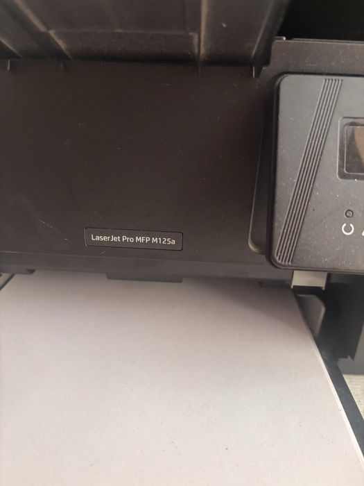 приниер HP LaserJet Pro MFP M125a