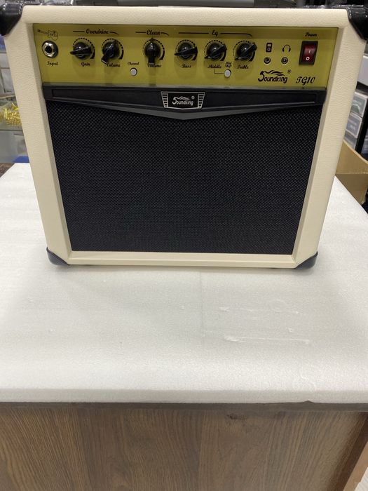 Kombik dlya gitara Soundking